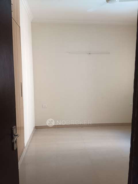 3 BHK Flat In Amrapali Crystal  for Rent  In Sector 76