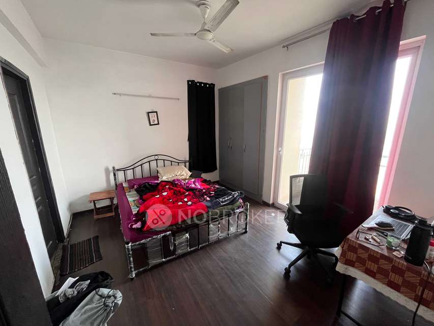 Single Room for Male In 2 BHK  In 3c Lotus Zing In Sector 168