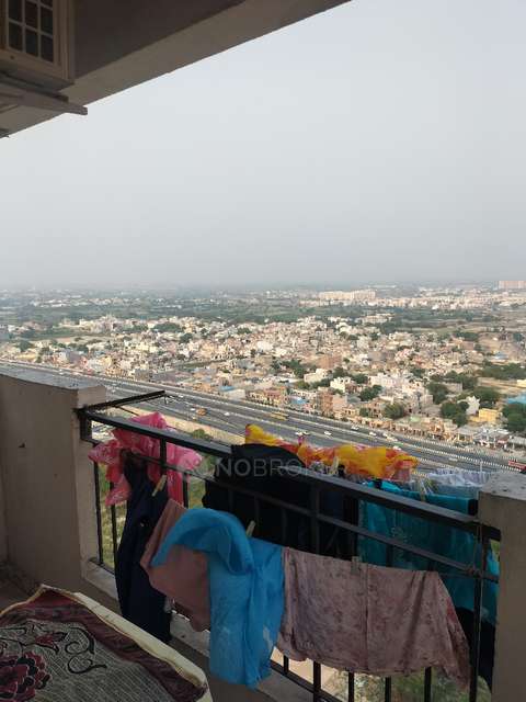 2 BHK Flat In Landcraft Golflinks Apartments for Rent In Lal Kuan