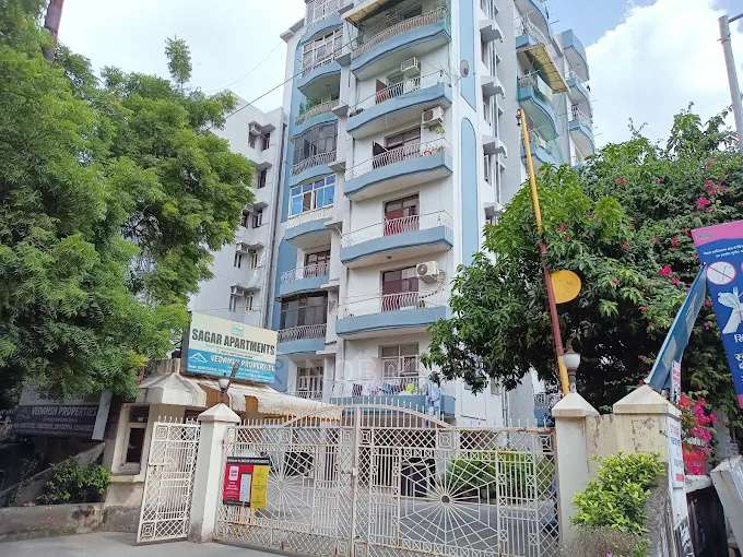 Single Room for Female In 3 BHK  In Sagar Apartments In Sector 62