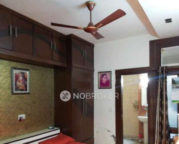 3 BHK Flat In Standalone Building  For Sale  In Paschim Vihar,