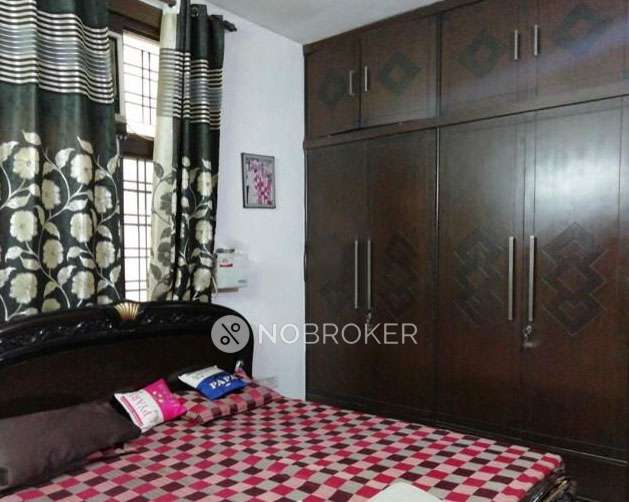3 BHK Flat In Standalone Building  For Sale  In Paschim Vihar,