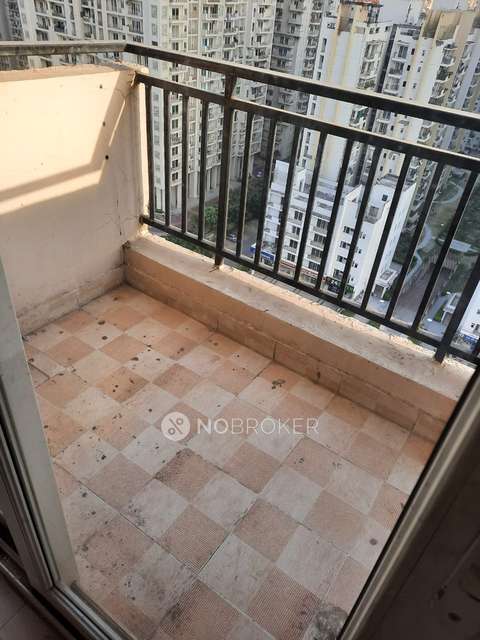 3 BHK Flat In Sethi Max Royal For Sale  In  Sector 76