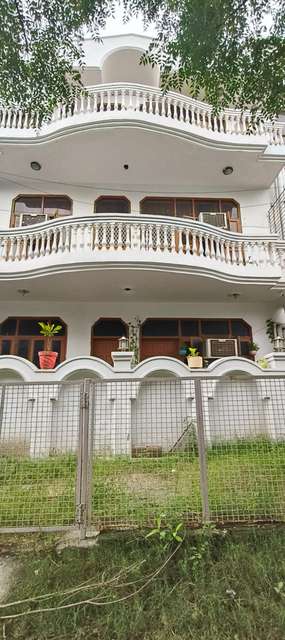 4+ BHK Flat For Sale  In  Palam Vihar