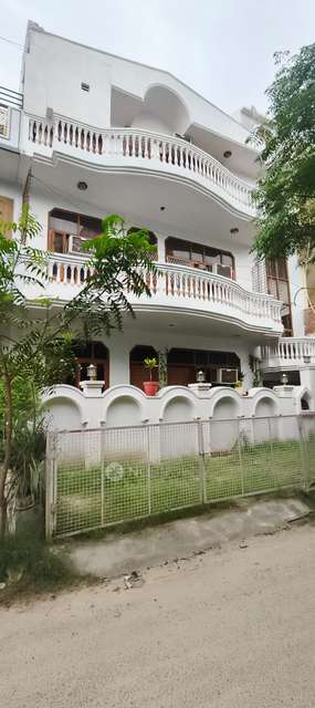 4+ BHK Flat For Sale  In  Palam Vihar