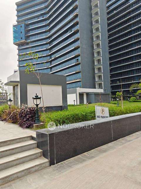 Office Space in Amrapali Dream Valley, Greater_noida for sale 