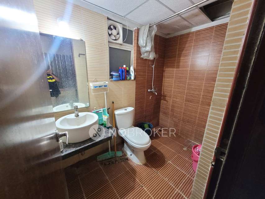 Shared Room for Female In 3 BHK  In Megapolis Sangria Towers In Hinjawadi