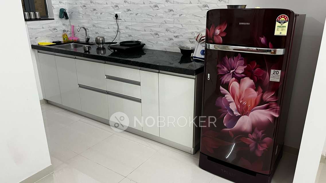 Shared Room for Female In 1 BHK  In Amanora Gold Towers In Hadapsar