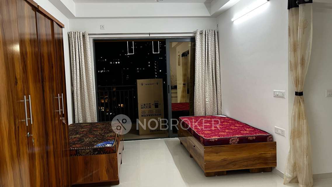 Shared Room for Female In 1 BHK  In Amanora Gold Towers In Hadapsar