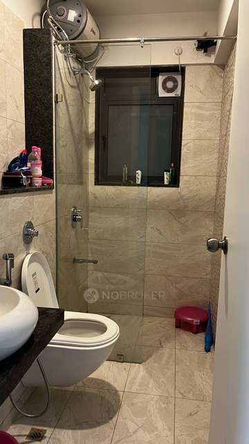 Shared Room for Female In 1 BHK  In Amanora Gold Towers In Hadapsar