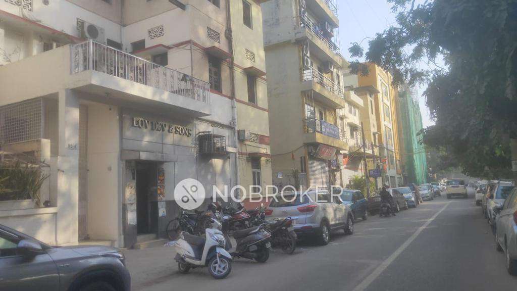 Shop in Daryaganj, Delhi for sale 