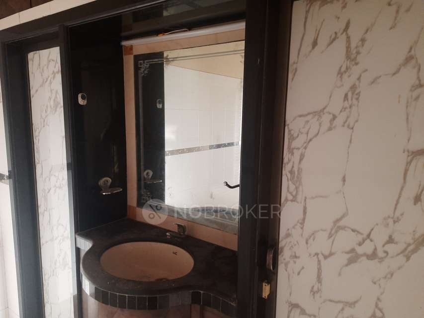 2 BHK Flat In Rajdeep Chs, Lbs Marg For Sale  In Kurla