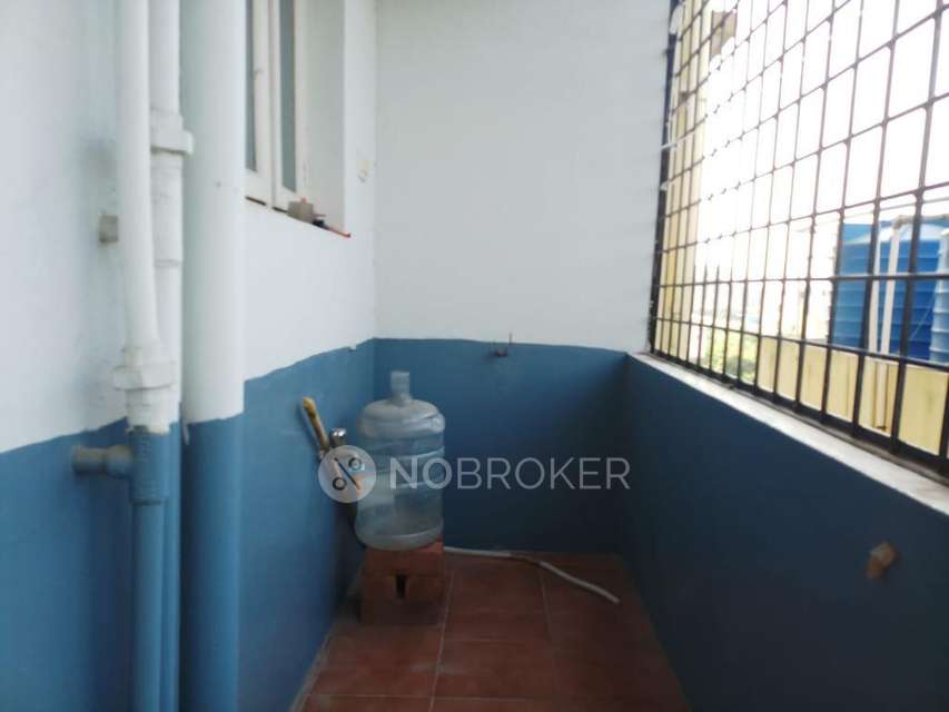 2 BHK Flat In Sri Sai Gruha Apartment For Sale  In Hebbal