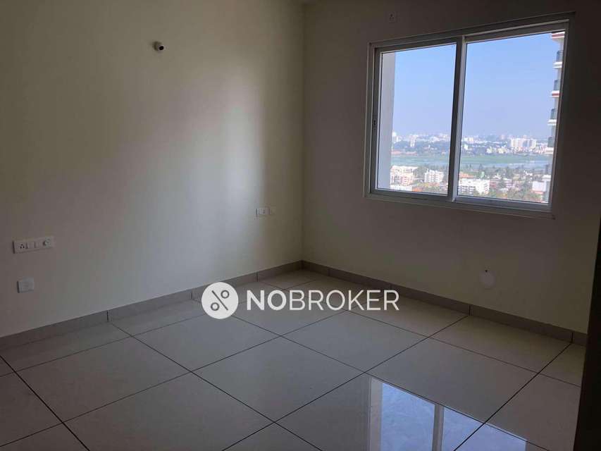 2 BHK Flat In Prestige Lakeside Habitat For Sale  In Varthur