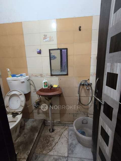 2 BHK Flat For Sale  In Govindpuri