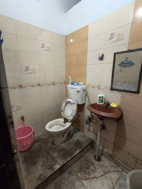 2 BHK Flat For Sale  In Govindpuri