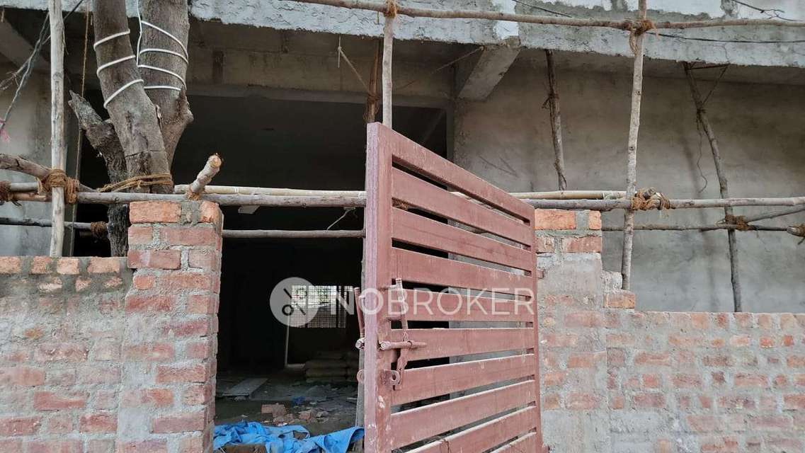 Commercial Property in Karkhana, Hyderabad for Rent 