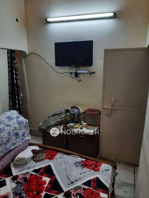 2 BHK Flat For Sale  In Mukherjee Nagar,