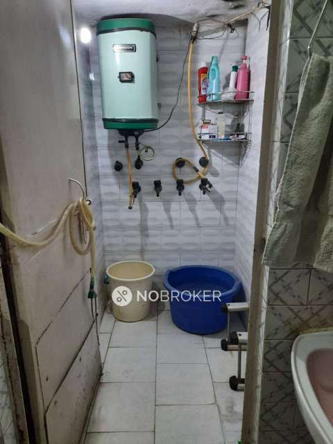 2 BHK Flat For Sale  In Mukherjee Nagar,