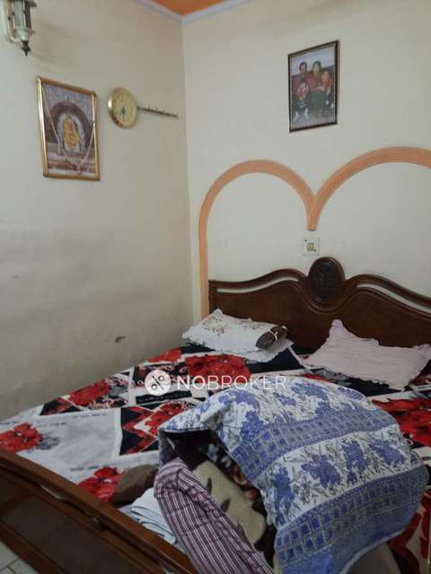 2 BHK Flat For Sale  In Mukherjee Nagar,