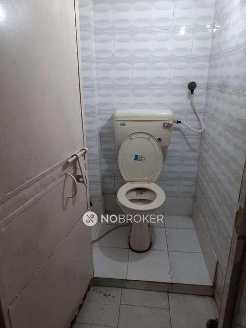 2 BHK Flat For Sale  In Mukherjee Nagar,