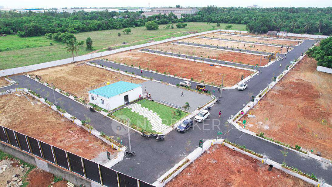 Plot For Sale  In Vr Dazzle City In Poonamalle
