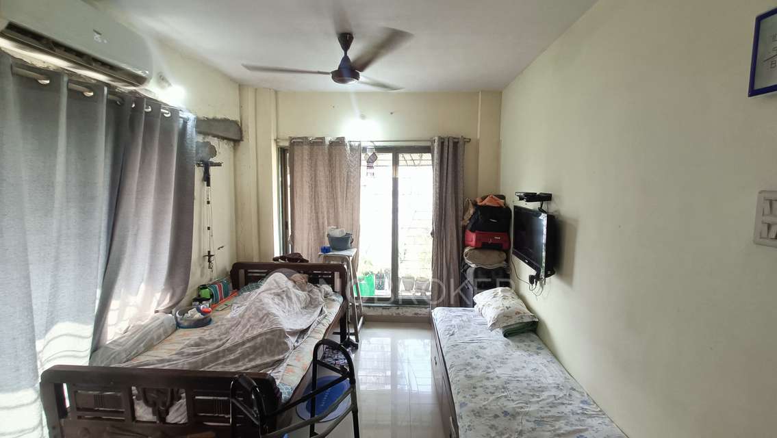 2 BHK Flat In Dhanasampada Society For Sale  In Mulund East