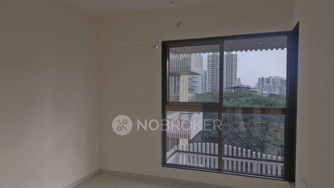 4+ BHK Flat In Chandak 34 Park Estate For Sale  In Goregaon West