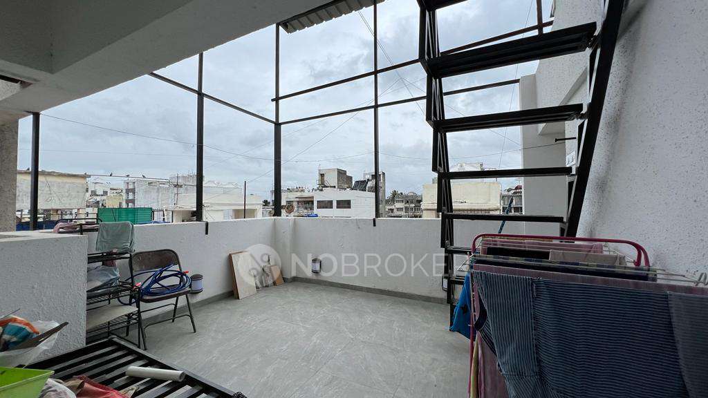2 BHK Flat In Mahadev Apartments  For Sale  In Sadashiv Peth
