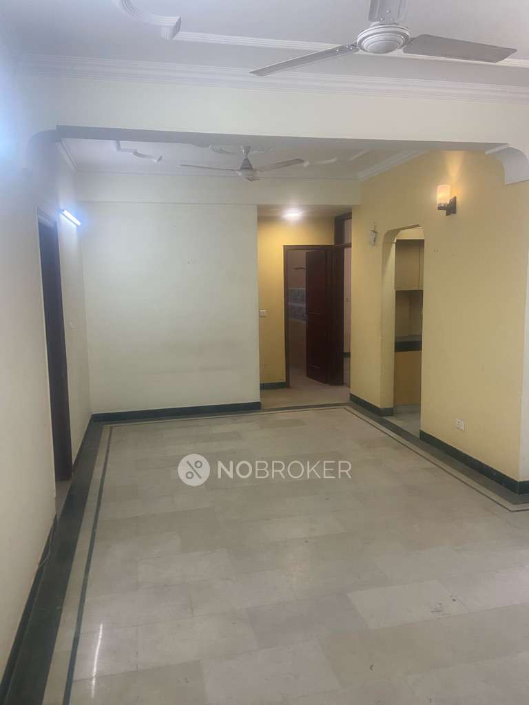3 BHK Flat In Cghs Chopra Apartment for Rent  In Chopra Apartments