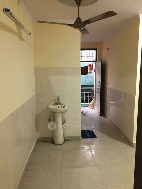 2 BHK Flat For Sale  In Kailashpuri