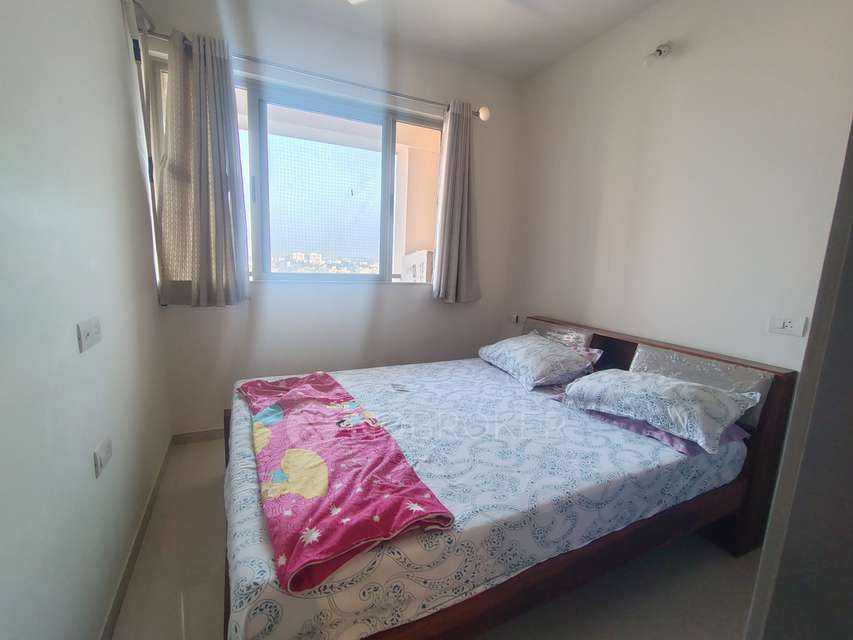 1 BHK Flat In Hiranandani Queens Gate For Sale  In Hulimavu