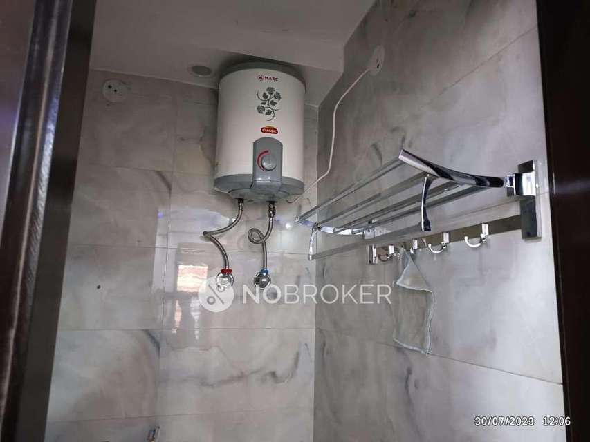 2 BHK Flat In Chawla Opticals, For Sale  In Uttam Nagar