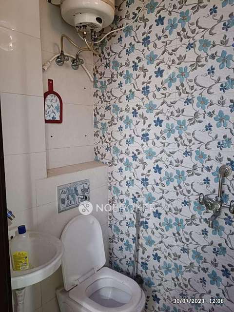 2 BHK Flat In Chawla Opticals, For Sale  In Uttam Nagar