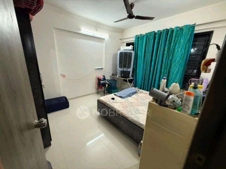 2 BHK Flat In Kohinoor Coral, Only Master Bedroom Available for Rent  In Hinjewadi