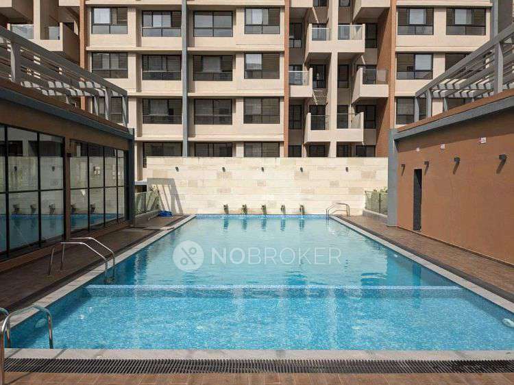 2 BHK Flat In Kohinoor Coral, Only Master Bedroom Available for Rent  In Hinjewadi