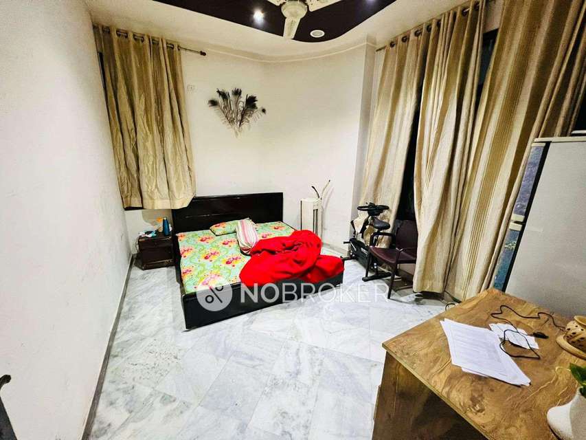 4 BHK Flat In Builder Flor for Rent  In Anand Vihar