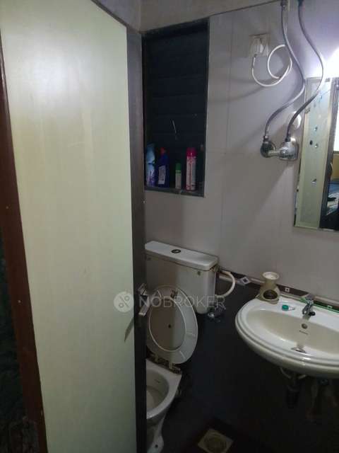 2 BHK Flat In Mahavir Platinum Chs For Sale  In Chembur East