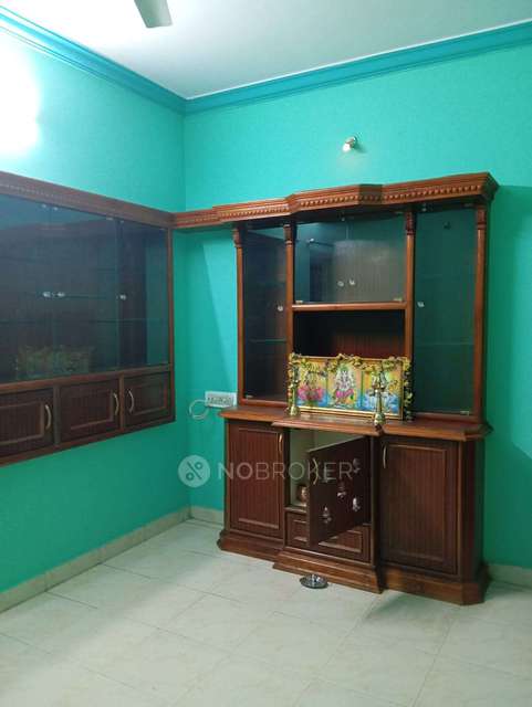2 BHK Flat In Om Shakti Nilayam, Bangalore for Lease  In  Rajajinagar,