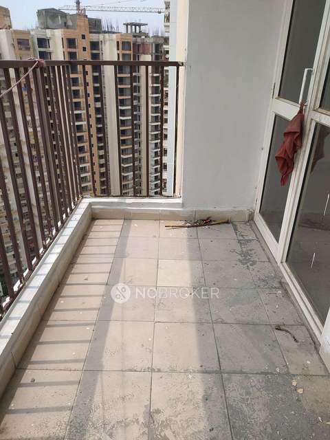 3 BHK Flat In Panchsheel Green 1 For Sale  In Panchsheel Greens 2