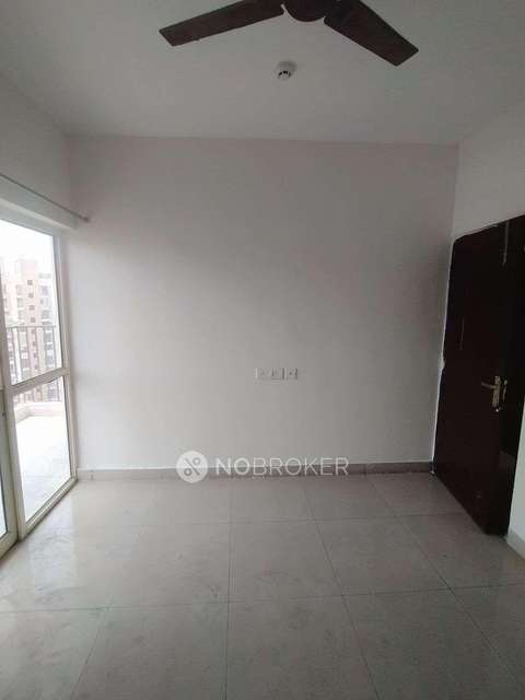 3 BHK Flat In Panchsheel Green 1 For Sale  In Panchsheel Greens 2