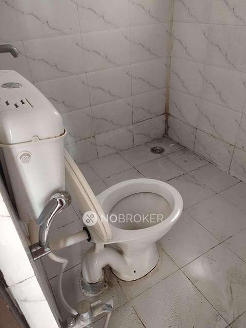 3 BHK Flat In Panchsheel Green 1 For Sale  In Panchsheel Greens 2