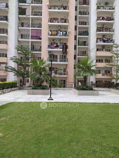 3 BHK Flat In Panchsheel Green 1 For Sale  In Panchsheel Greens 2