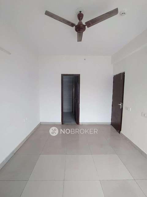 3 BHK Flat In Panchsheel Green 1 For Sale  In Panchsheel Greens 2