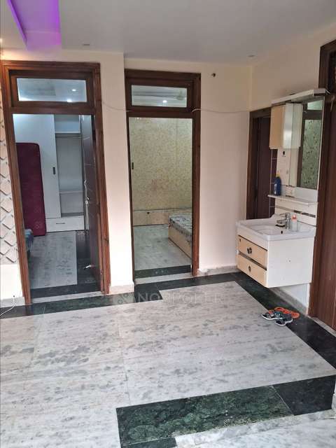 2 BHK Flat For Sale  In Moti Bagh