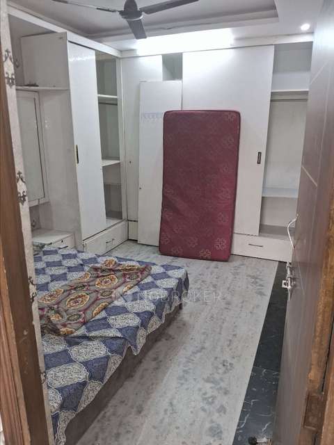 2 BHK Flat For Sale  In Moti Bagh