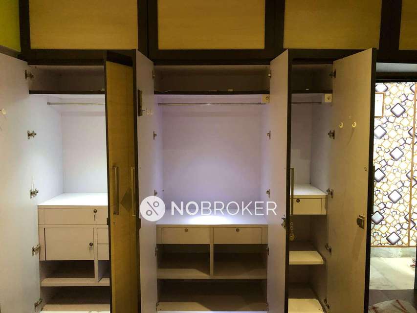 1 BHK Flat In Mantri Park For Sale  In Goregaon East