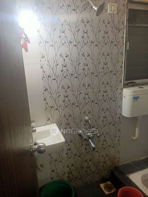 1 BHK Flat In Ratnadeep Co-op Hsg Soc For Sale  In Tilak Nagar