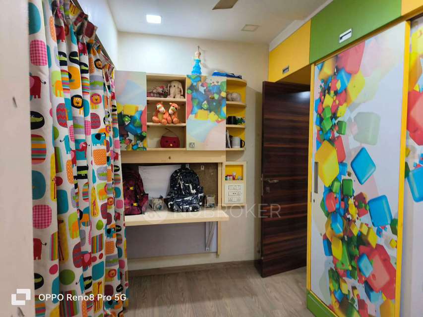 4 BHK Flat In Pushp Vinod 2 For Sale  In Borivali West