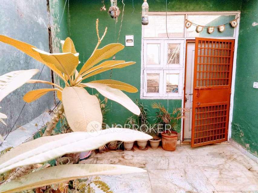 1 RK Flat In Arora Building For Sale  In Uttam Nagar